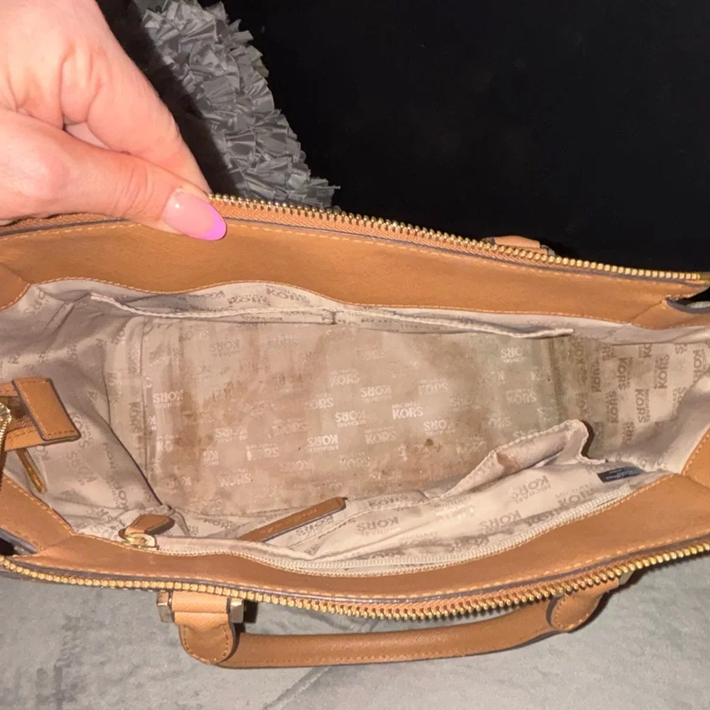 Michael Kors Tan and Cream MK Satchel - Picture 4 of 5